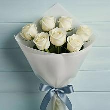 Букет 7 Белых роз Эдлесс Лав в Усинске
