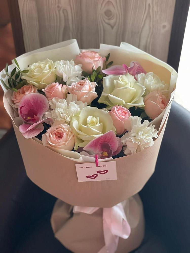 Букет цветов из: Орхидеи, Розы и Гвоздики в Усинске