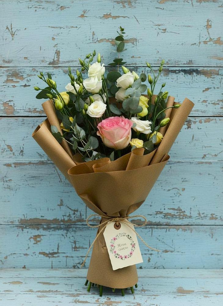 Букет цветов из: Розы и Лизиантусы в Усинске