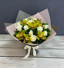 Букет цветов из:  Орхидеи и Розы в Усинске