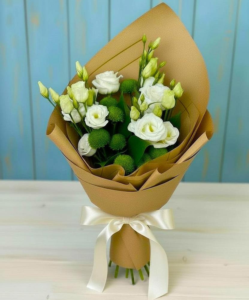 Букет цветов из: Хризантемы и Лизиантусы в Усинске