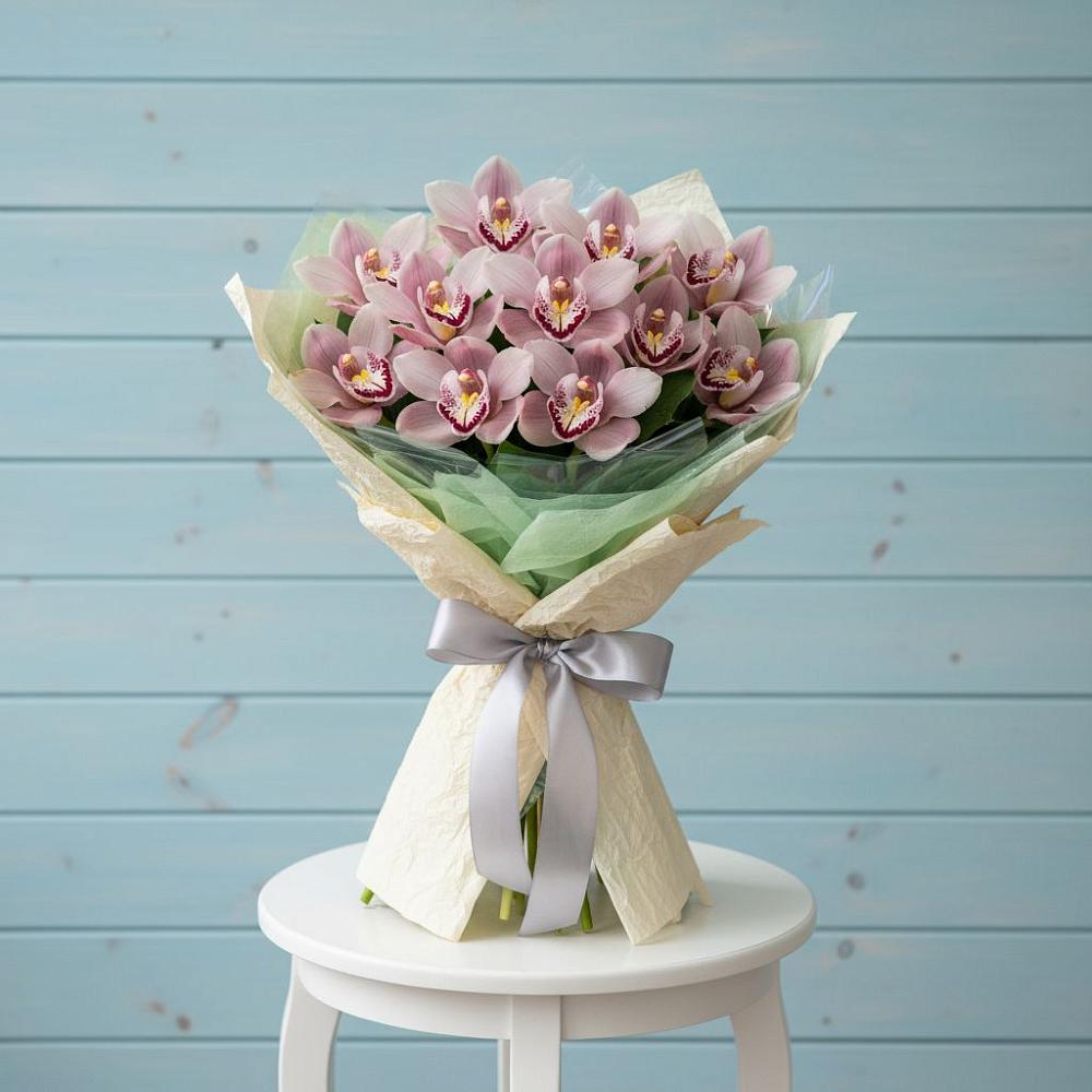 Букет цветов из: Орхидеи и Розы в Усинске