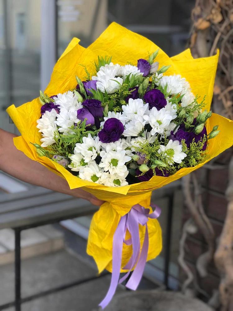 Букет цветов из: Ирисы, Хризантемы и Ромашки в Усинске