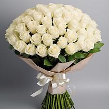 Букет 101 беля роза Белоснежка в Усинске