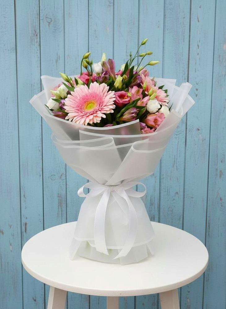 Букет цветов из: Герберы, Альстромерии и Лизиантусы в Усинске