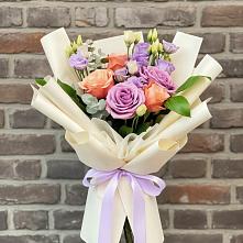 Букет цветов из:  Лизиантусы и Розы #REPLACE_PRED# Усинске