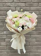Букет цветов из:  Гвоздики, Розы, Лизиантусы и Хризантемы в Усинске