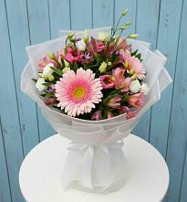 Букет цветов из:  Герберы, Альстромерии и Лизиантусы #REPLACE_PRED# Усинске