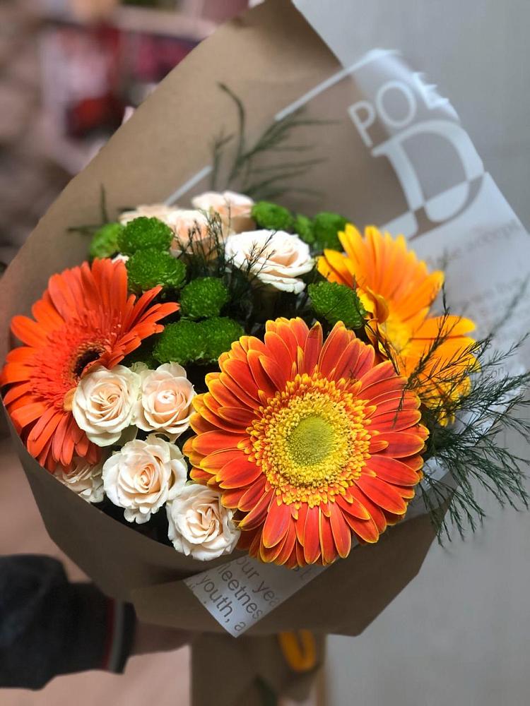 Букет цветов из: Герберы, Хризантемы и Розы в Усинске