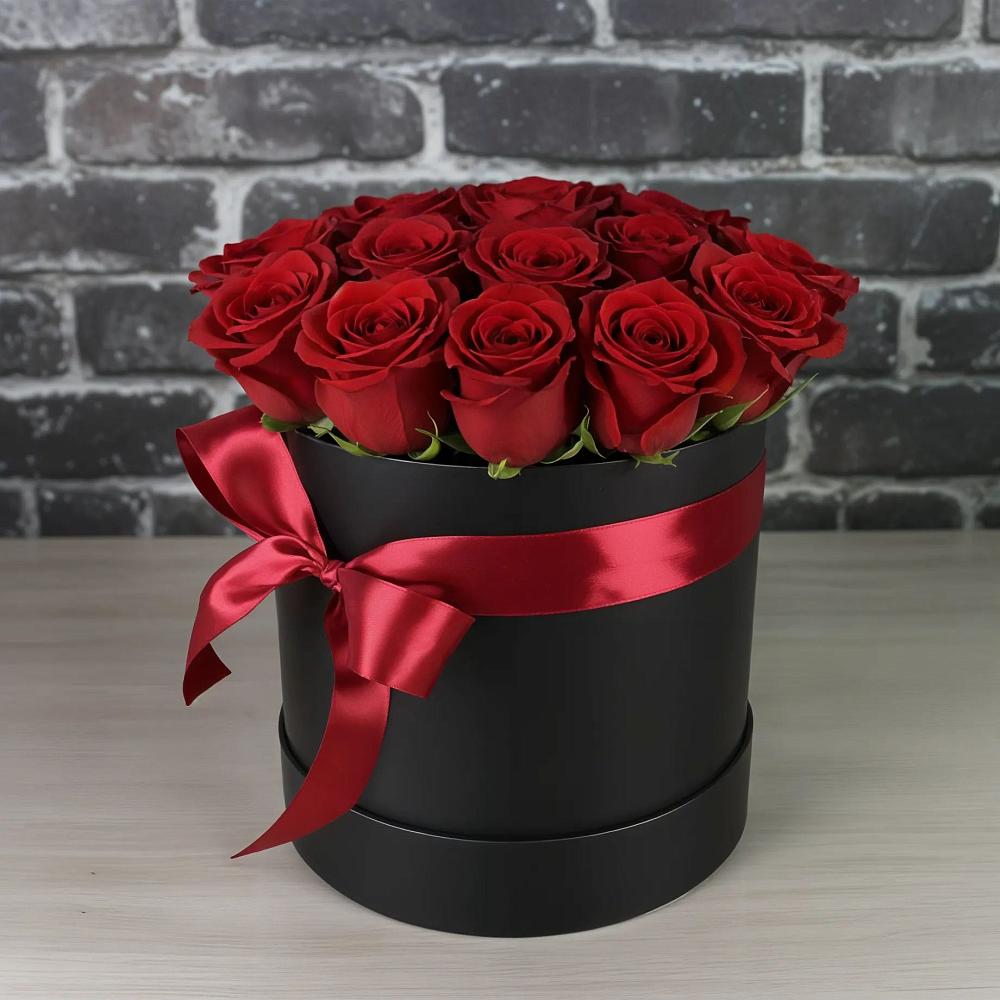 Цветочная композиция из Розы в шляпной коробке в Усинске