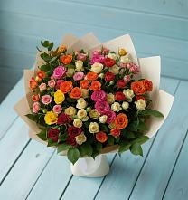 Букет Микс из разноцветных кустовых роз в Усинске