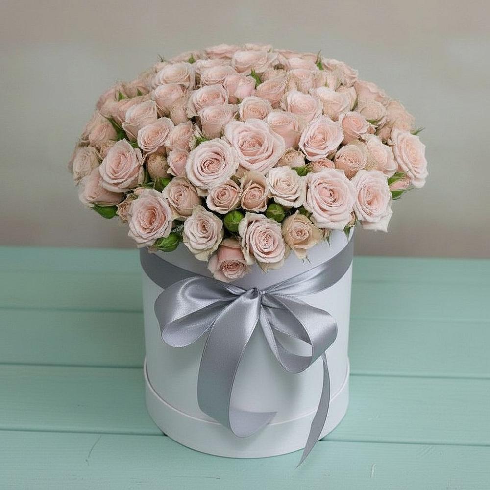 Цветочная композиция из Розы в шляпной коробке в Усинске