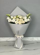 Букет цветов из:  Розы и Лизиантусы в Усинске